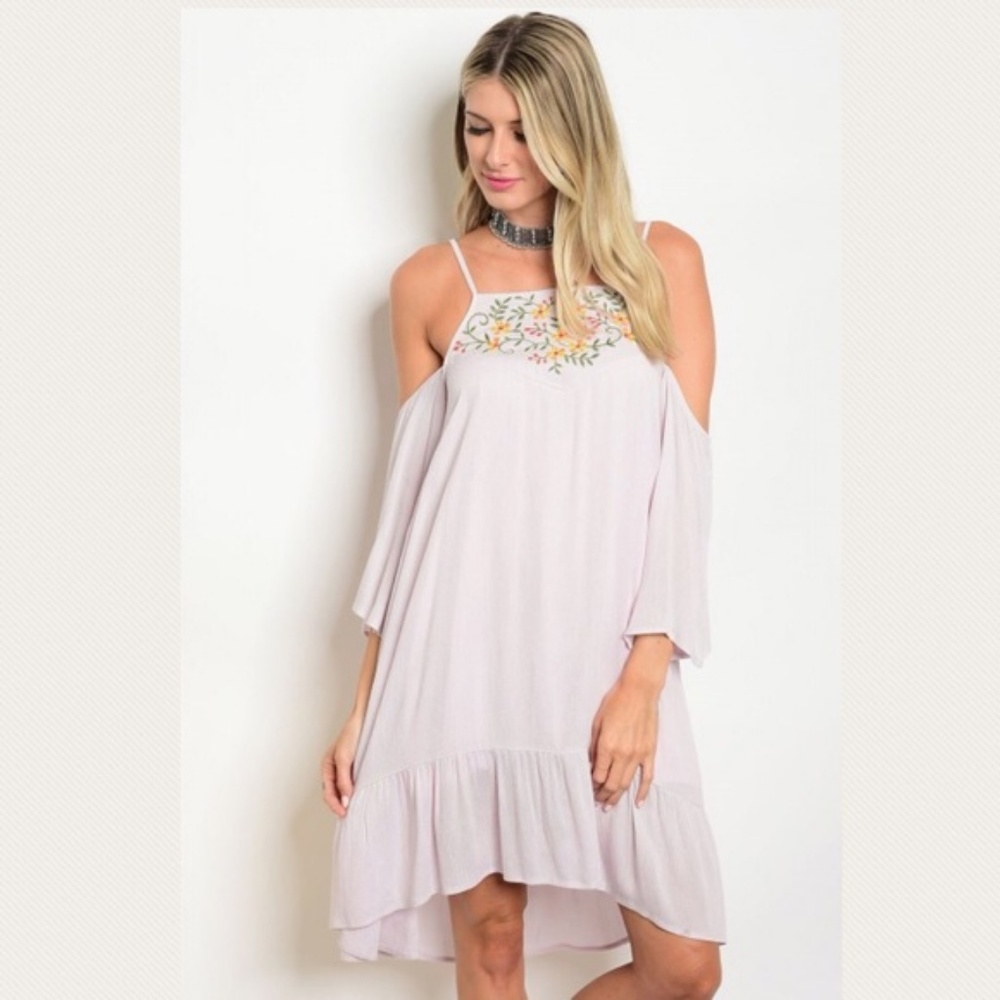 ✄🏷Lilac Cold Shoulder Dress w/ Floral Detail - Picture 2 of 4